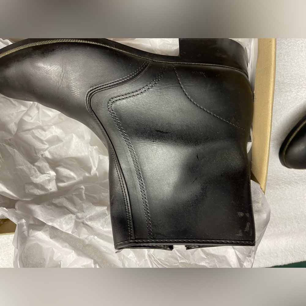 Men shoes in 10.5